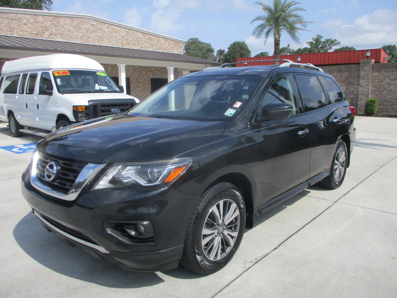 Used 2018 Nissan Pathfinder SV