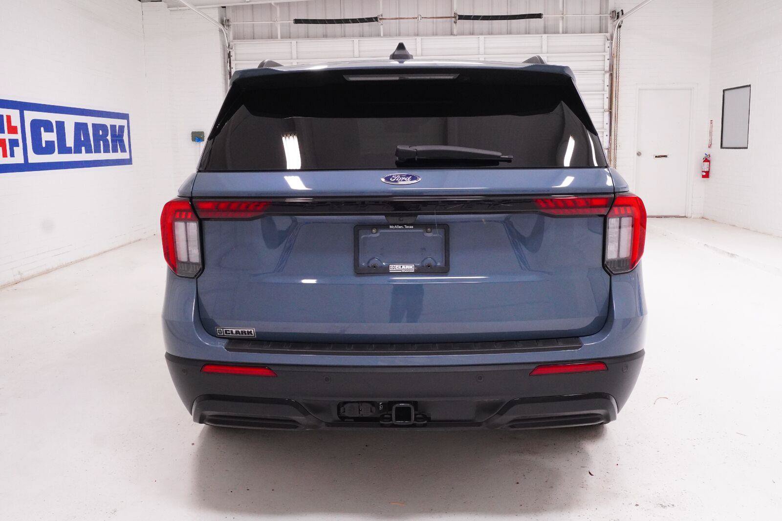 Used 2025 Ford Explorer ST-Line w/ Premium Package RWD image 32