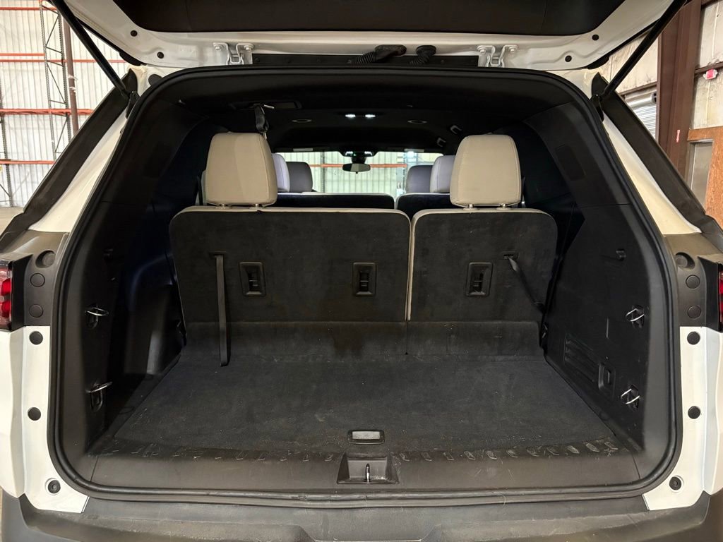 Used 2023 Chevrolet Traverse LS image 13