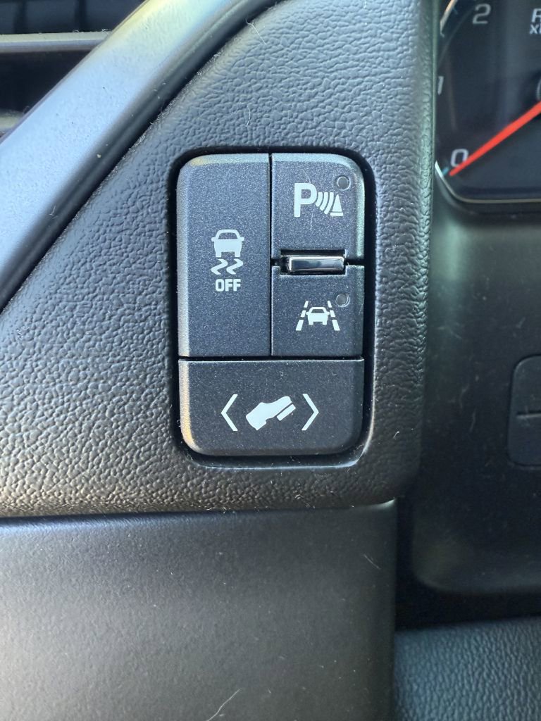 Used 2019 Chevrolet Suburban LT image 30