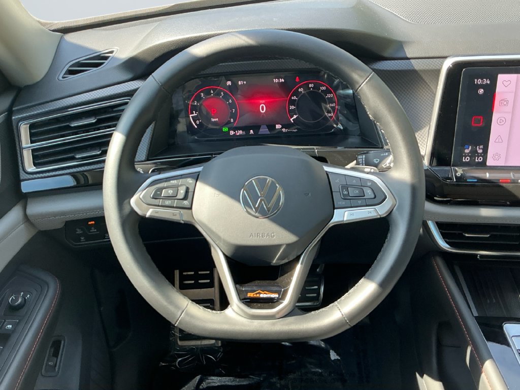 Used 2025 Volkswagen Atlas Peak Edition SE AWD/4WD image 13