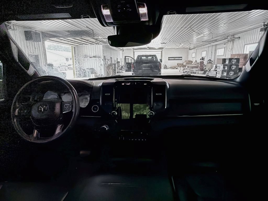 Used 2022 RAM 1500 Limited w/ Body-Colour Bumper Group AWD/4WD image 10