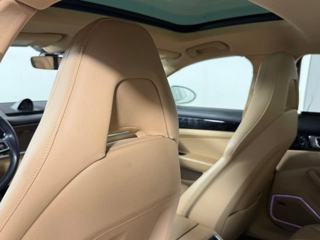 Used 2021 Porsche Panamera RWD image 28