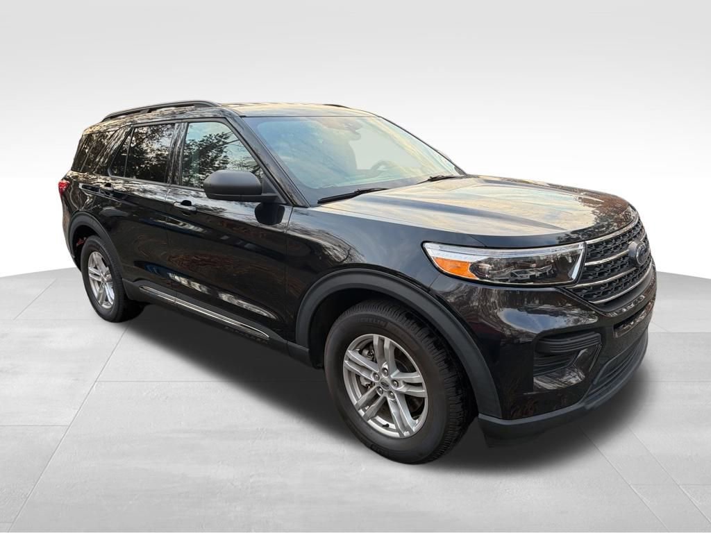 Used 2022 Ford Explorer XLT image 11