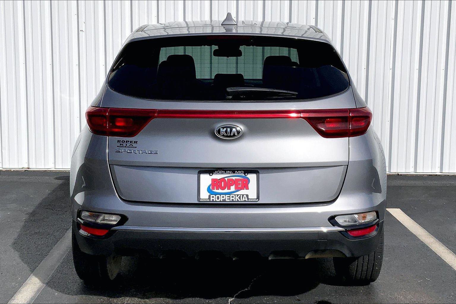 Used 2020 Kia Sportage LX image 4