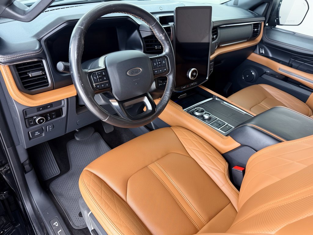 Used 2023 Ford Expedition Platinum AWD/4WD image 4