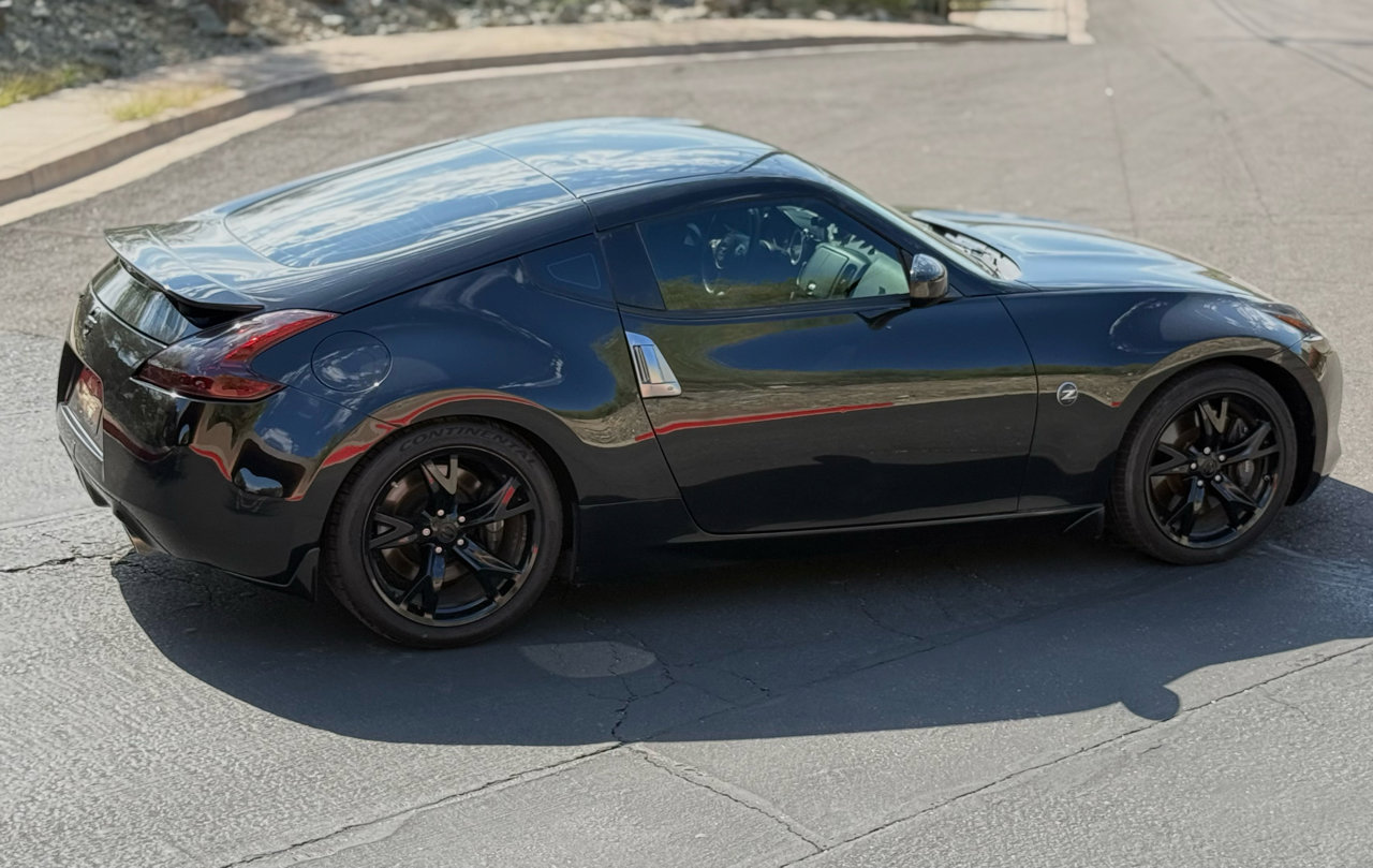 Used 2011 Nissan 370Z Touring w/ Sport Pkg image 11