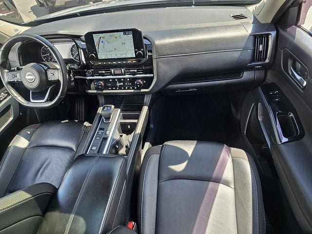 Used 2024 Nissan Pathfinder SL w/ SL Premium Package FWD image 17