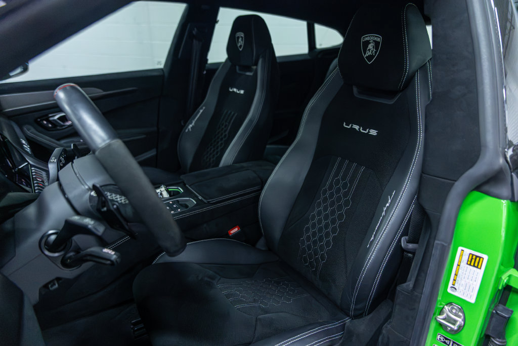 Used 2023 Lamborghini Urus Performante AWD/4WD image 26
