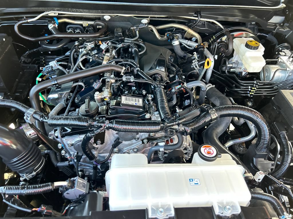 Used 2025 Toyota Tacoma SR5 AWD/4WD image 23