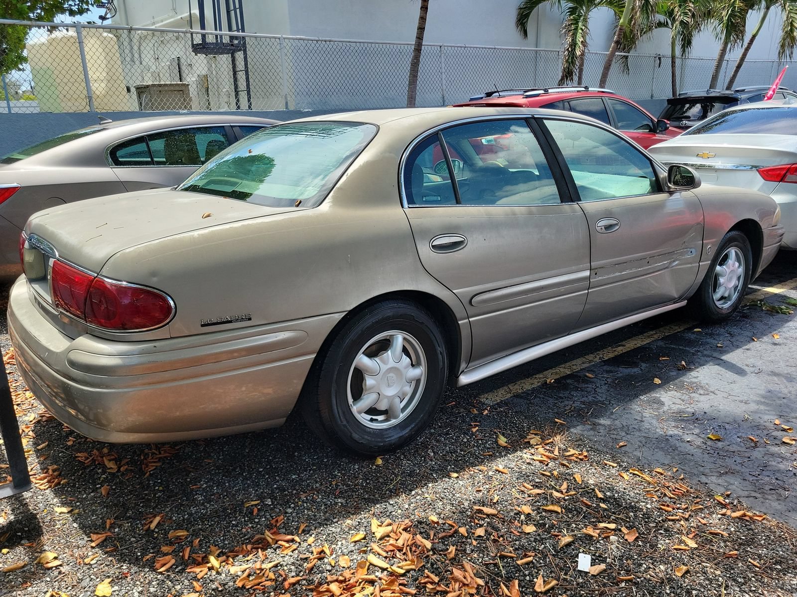 Used 2001 Buick Le Sabre Custom w/ Luxury Pkg FWD image 3
