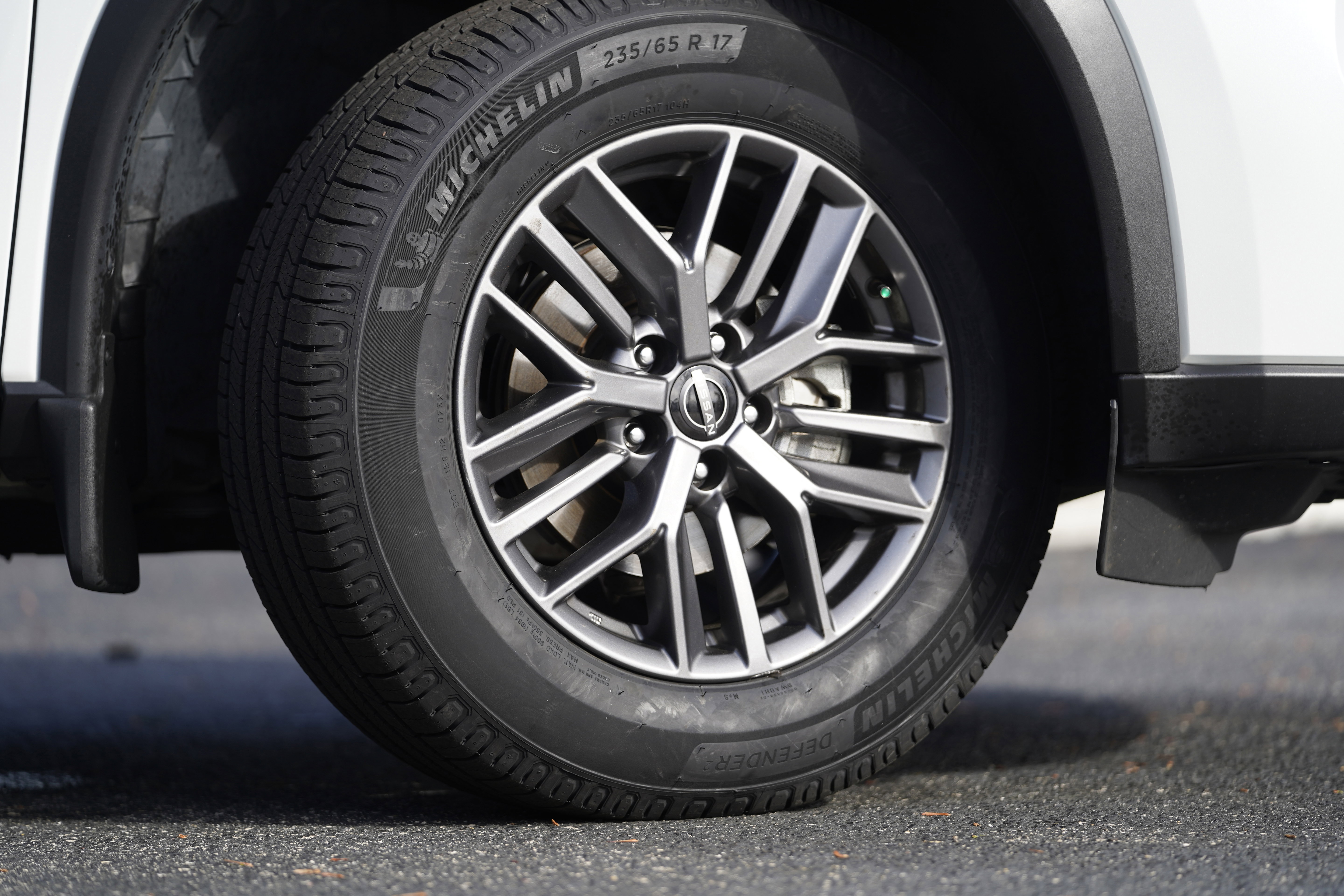 Used 2024 Nissan Rogue S image 33