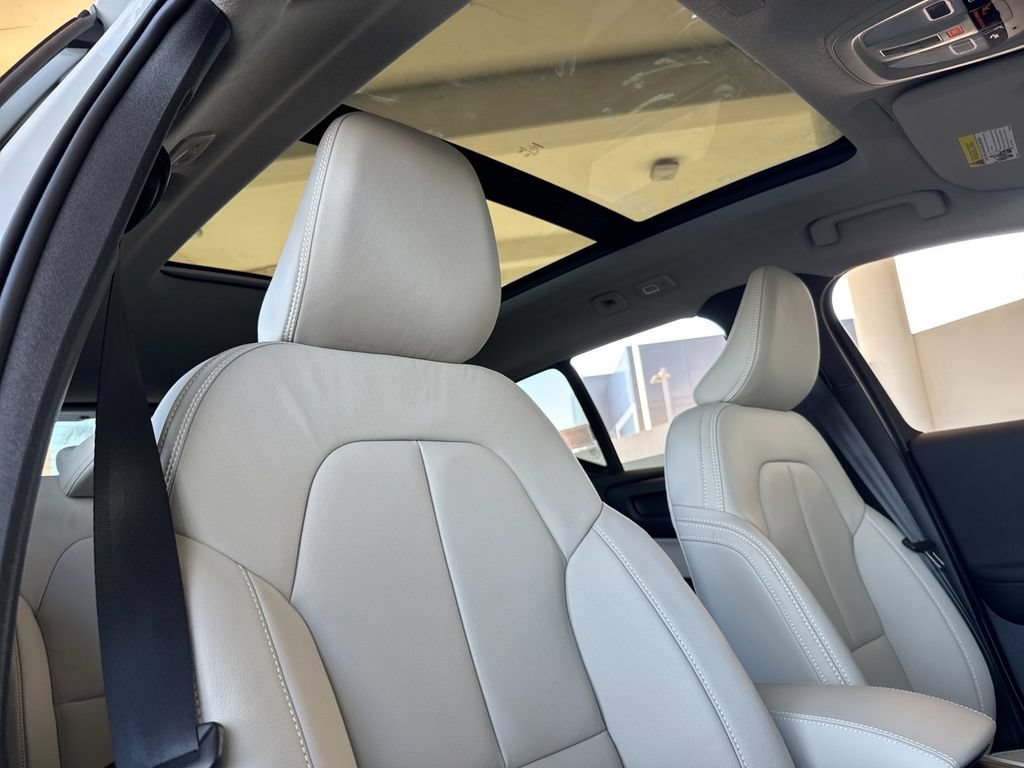 New 2026 Volvo XC40 B5 Plus w/ Protection Package Premier AWD/4WD image 16