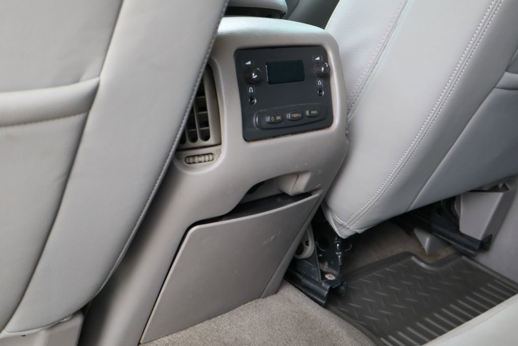 Used 2005 Chevrolet Silverado 2500 LS w/ Heavy-Duty Power Package image 21