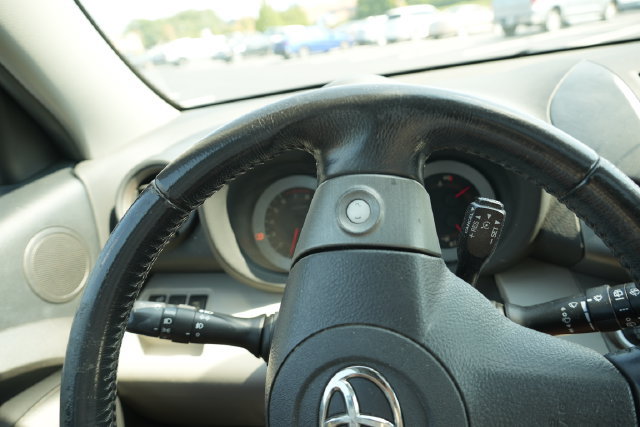 Used 2010 Toyota RAV4 Limited FWD image 27