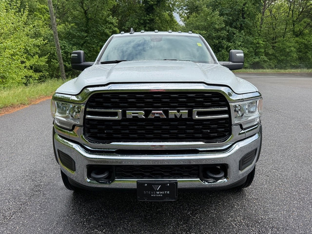 Used 2024 RAM 5500 SLT w/ Quick Order Package 27G SLT AWD/4WD image 3