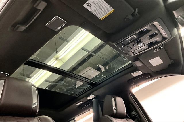 Used 2022 Cadillac Escalade ESV Sport Platinum image 18