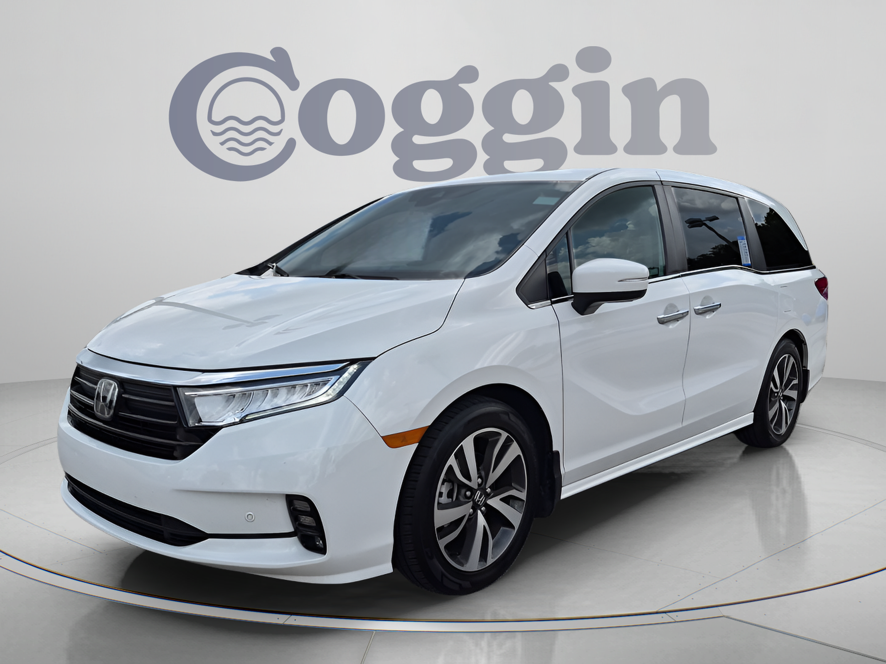 Used 2023 Honda Odyssey Touring image 2