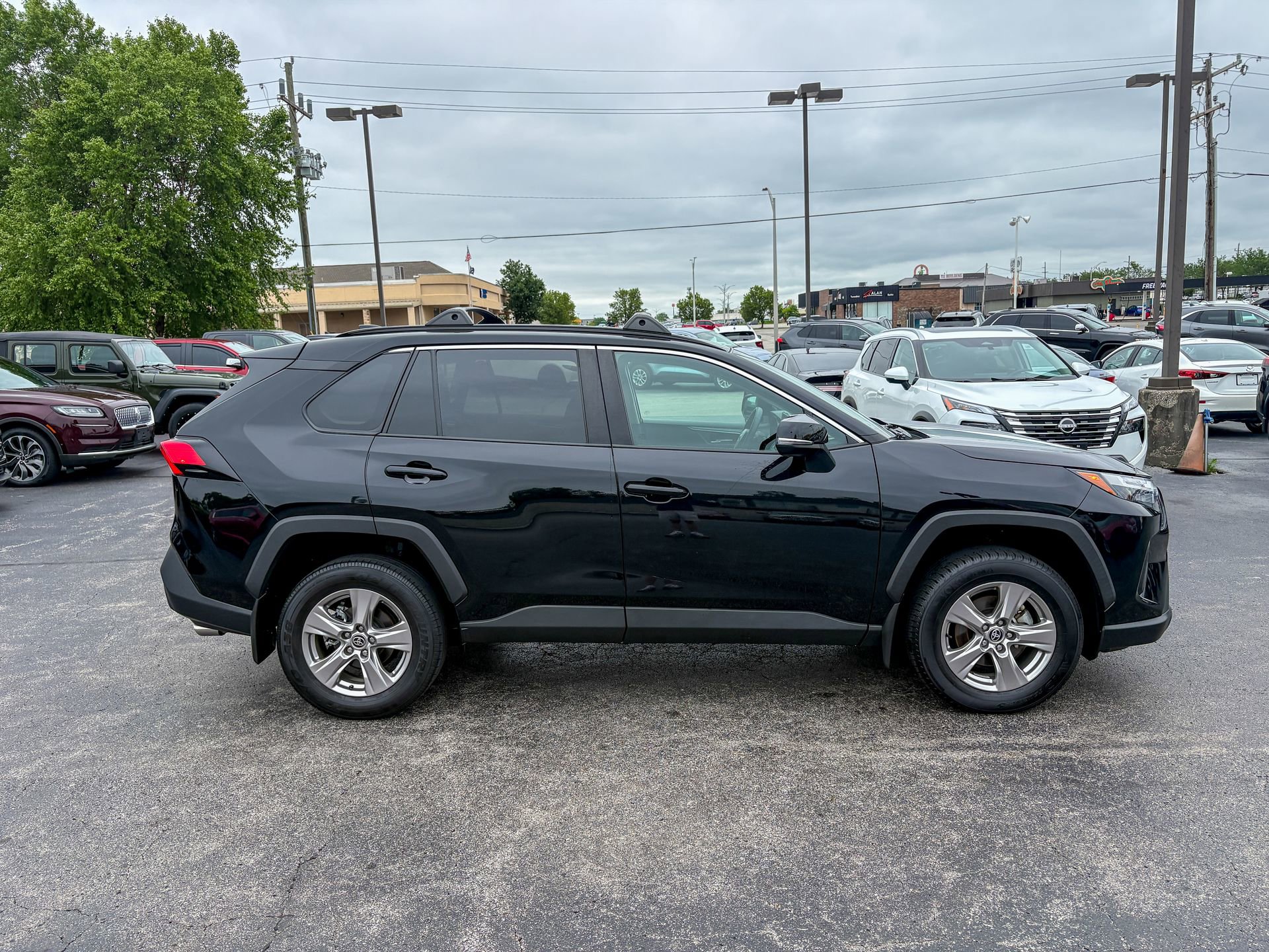 Used 2023 Toyota RAV4 XLE w/ Convenience Package AWD/4WD image 20