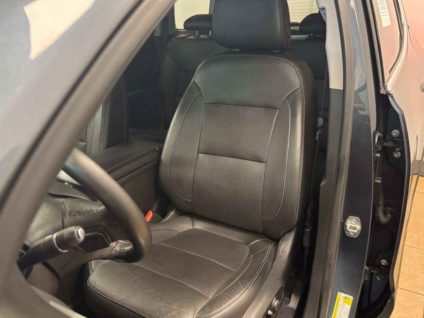 Used 2019 GMC Acadia SLT FWD image 33