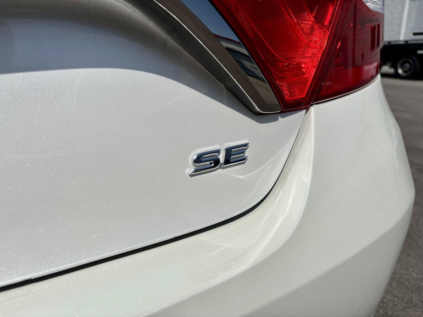 Used 2017 Toyota Camry SE FWD image 19