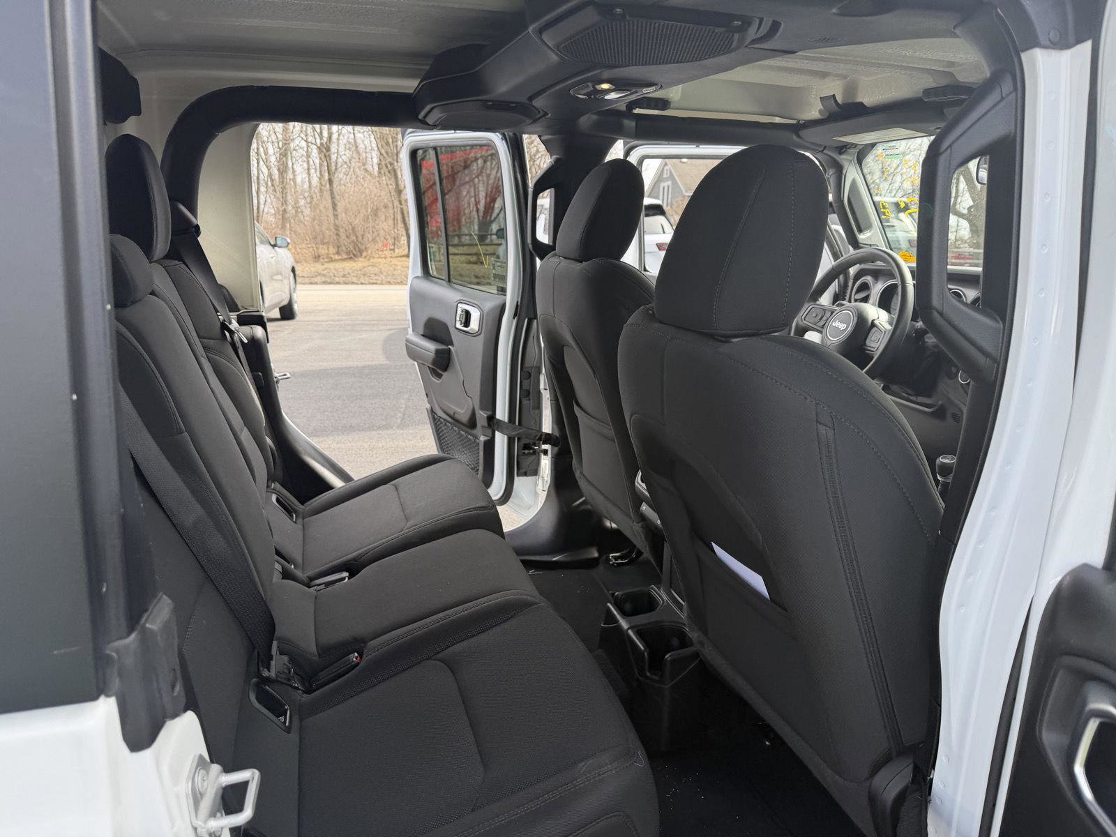 Used 2023 Jeep Gladiator Sport image 15