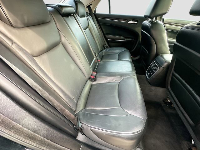 Used 2016 Chrysler 300 C image 29