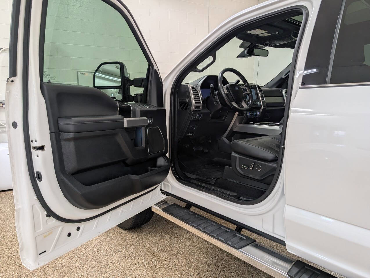 Used 2019 Ford F250 Platinum w/ Platinum Ultimate Package image 7
