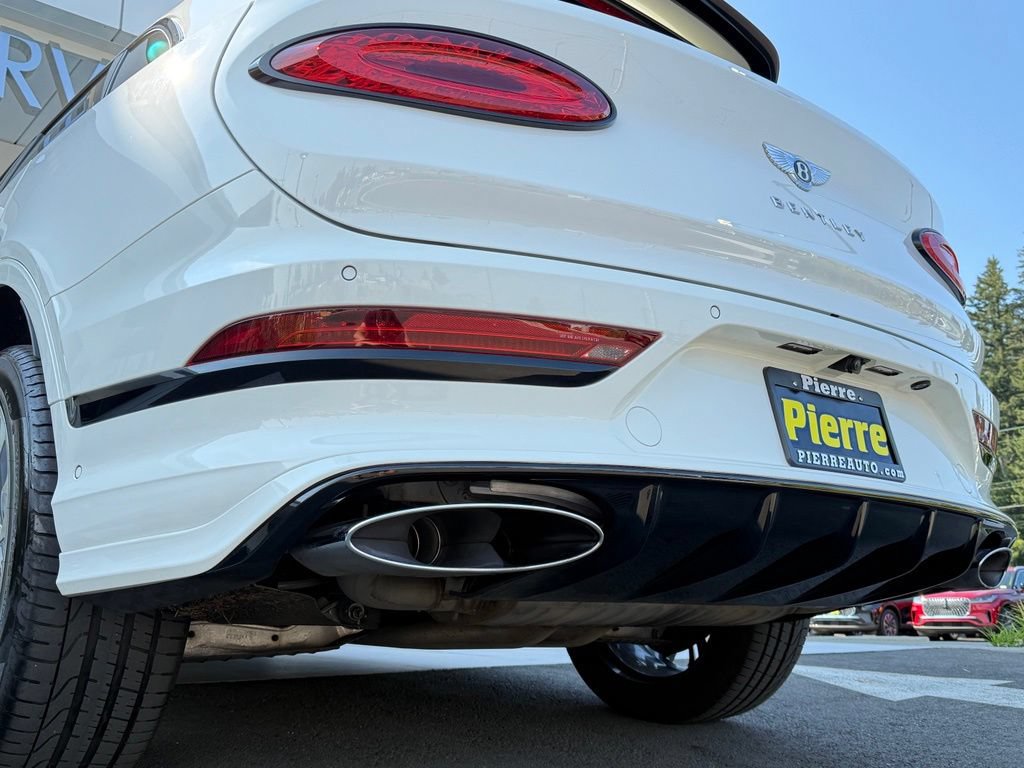 Used 2022 Bentley Bentayga Speed AWD/4WD image 41
