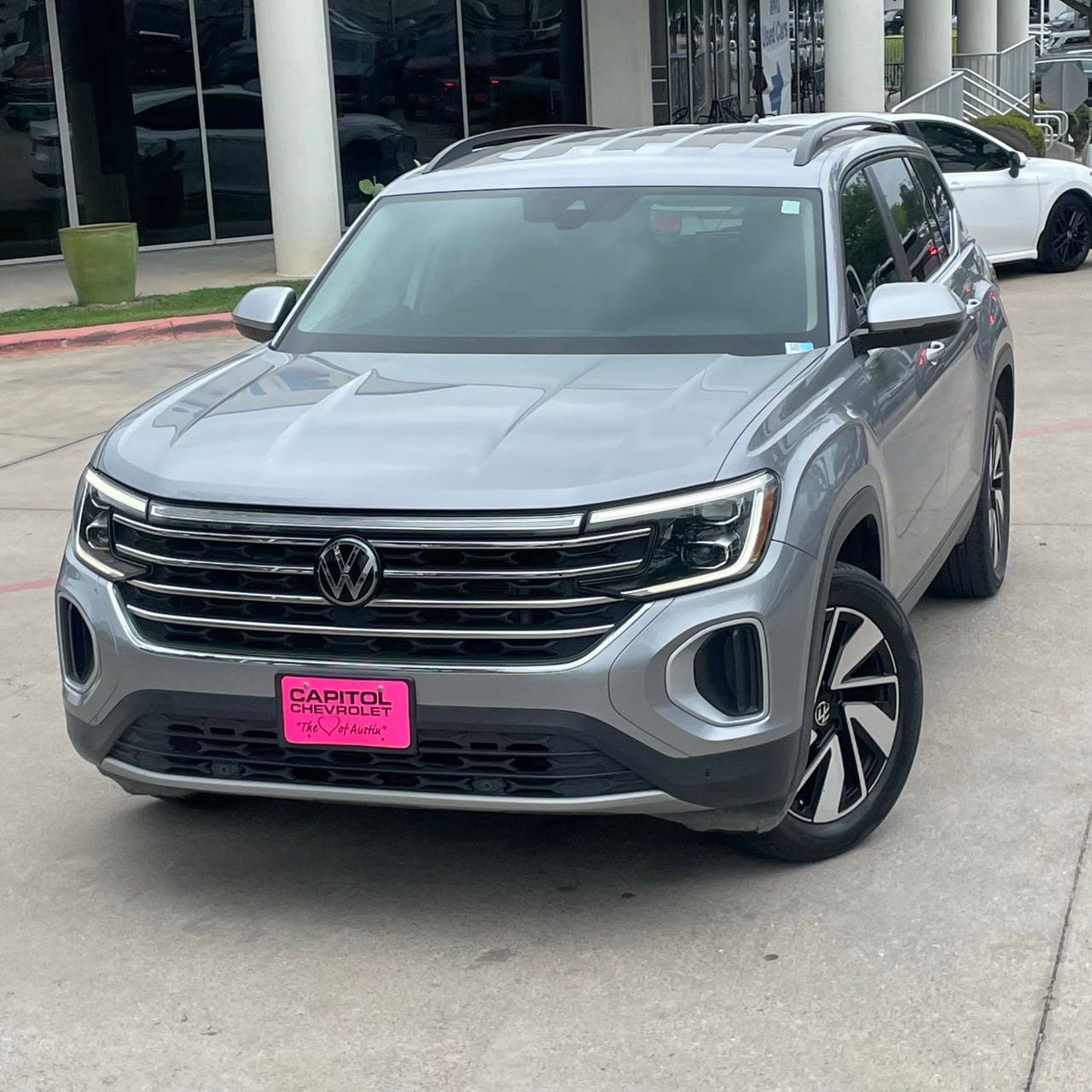 Used 2024 Volkswagen Atlas SE FWD image 9