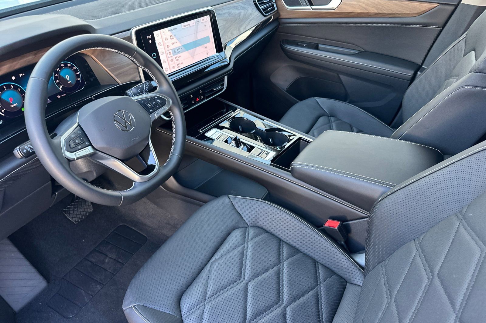 New 2026 Volkswagen Atlas SE FWD image 8