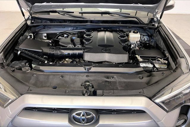 Used 2018 Toyota 4Runner TRD Off-Road w/ Convenience Package AWD/4WD image 9