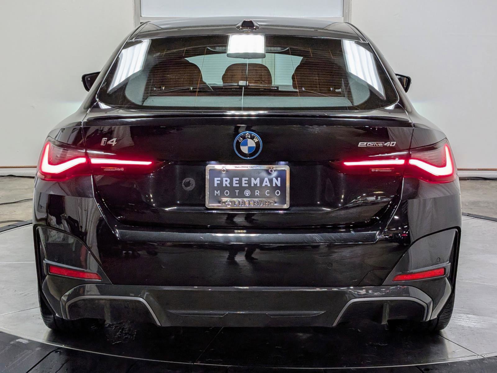 Used 2023 BMW i4 eDrive40 w/ M Sport Package image 8