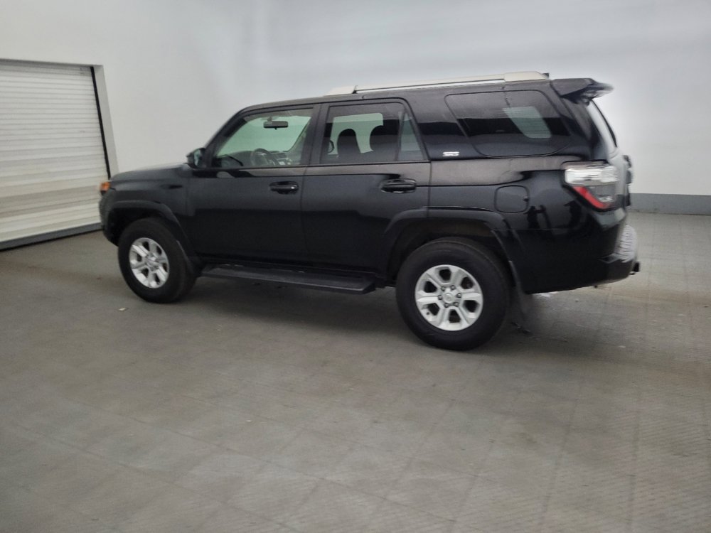 Used 2016 Toyota 4Runner SR5 AWD/4WD image 3