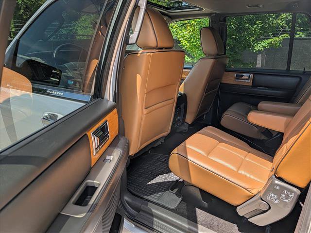 Used 2012 Lincoln Navigator L 4WD image 31