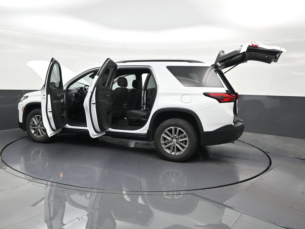 Used 2023 Chevrolet Traverse LT FWD image 35