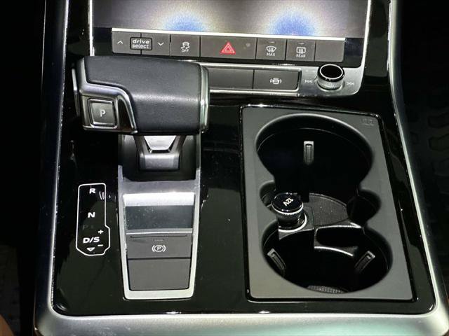 Used 2023 Audi Q8 Premium AWD/4WD image 22