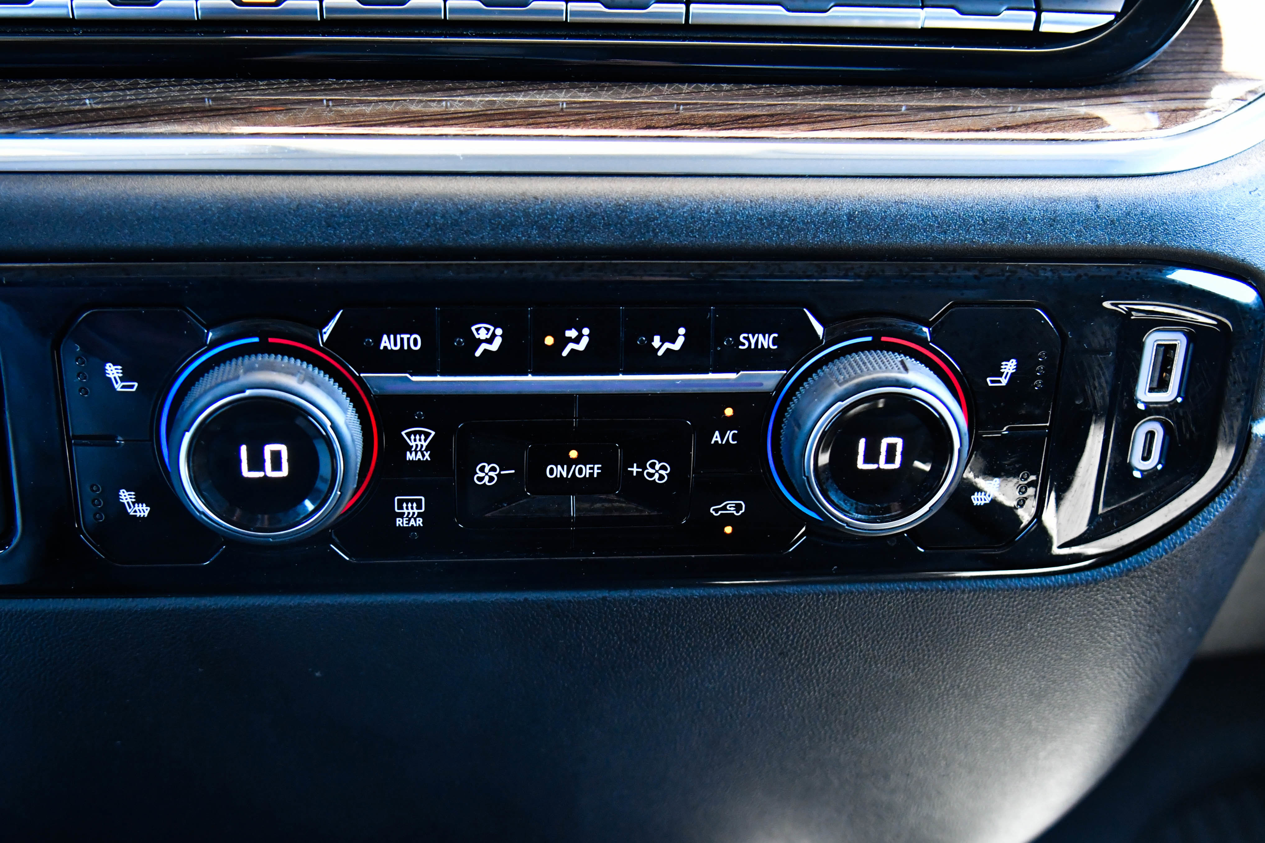 Used 2025 Chevrolet Silverado 2500 LT image 28