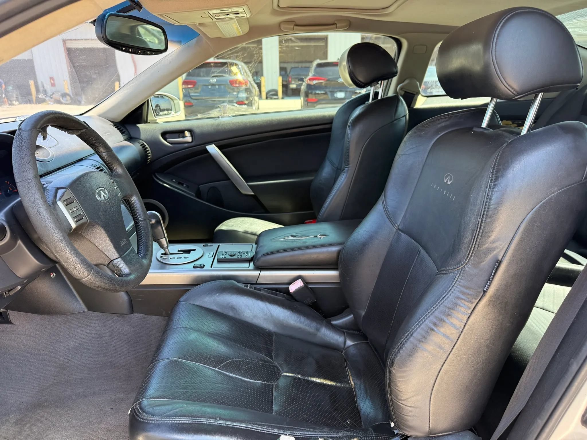 Used 2004 INFINITI G35 Coupe w/ Premium Pkg RWD image 2