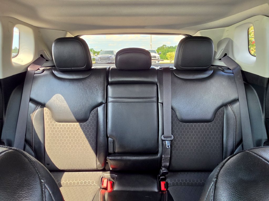 Used 2018 Jeep Compass Latitude AWD/4WD image 30