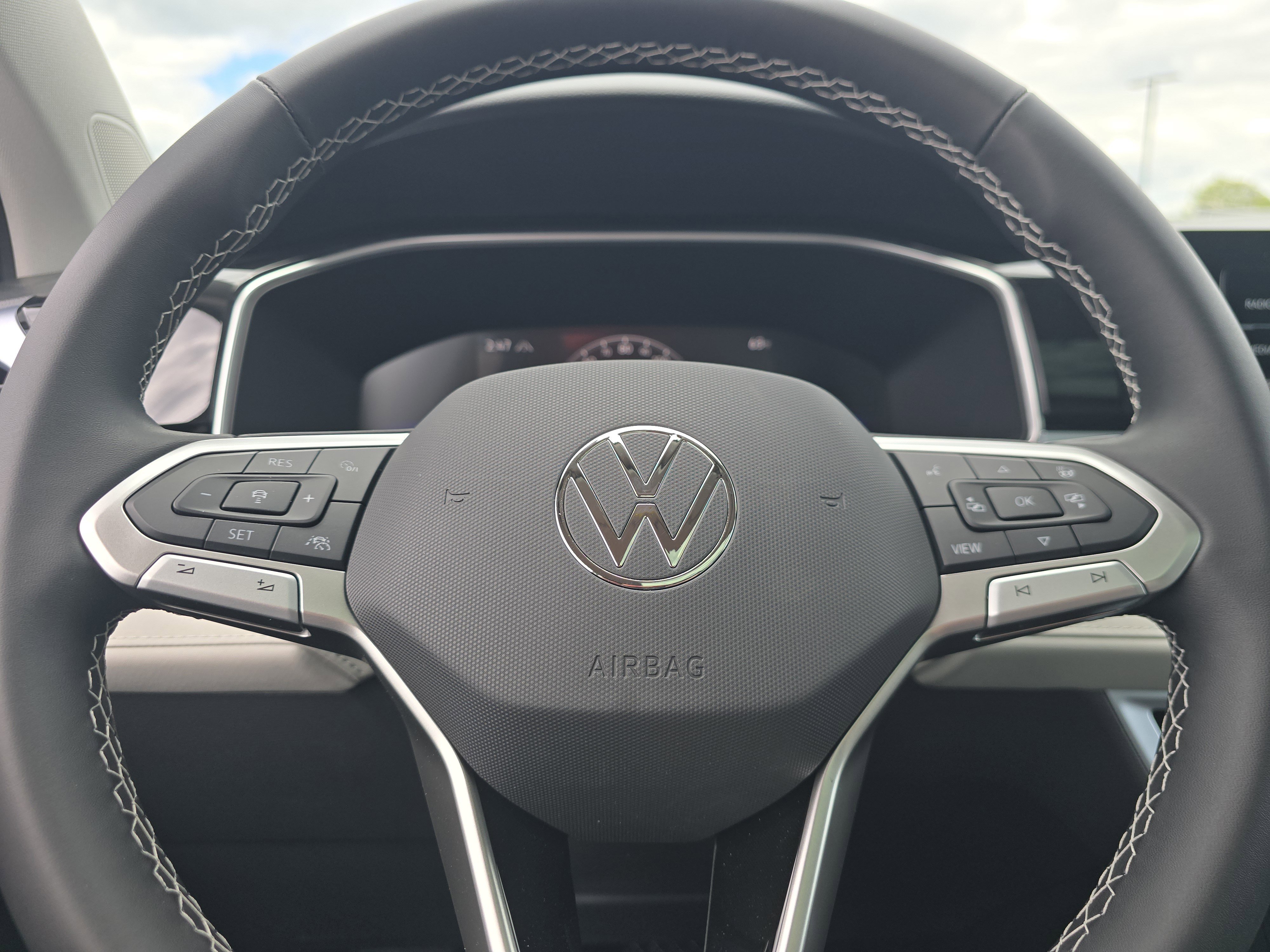 New 2026 Volkswagen Taos SE AWD/4WD image 22