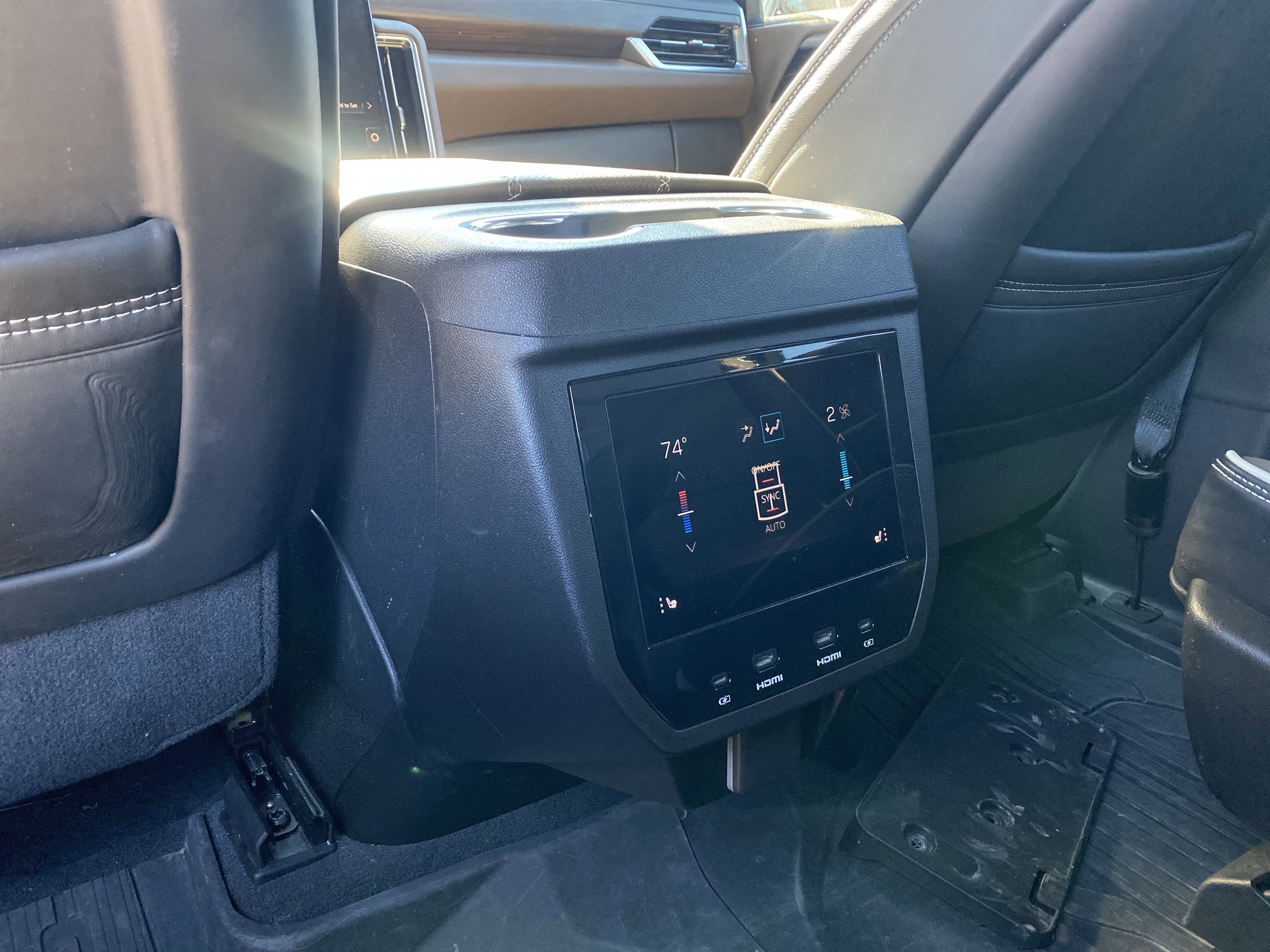 Used 2025 GMC Yukon Denali Ultimate image 23