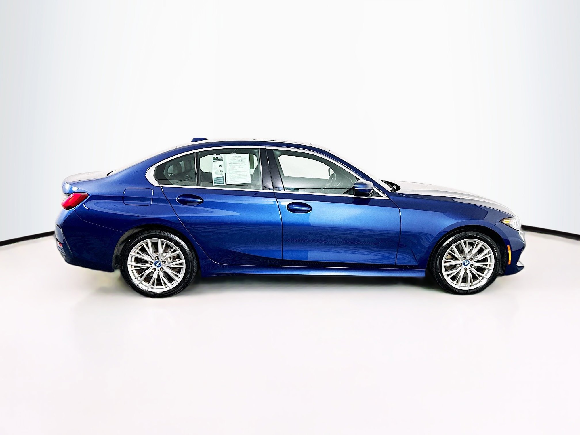 Used 2024 BMW 330e image 10
