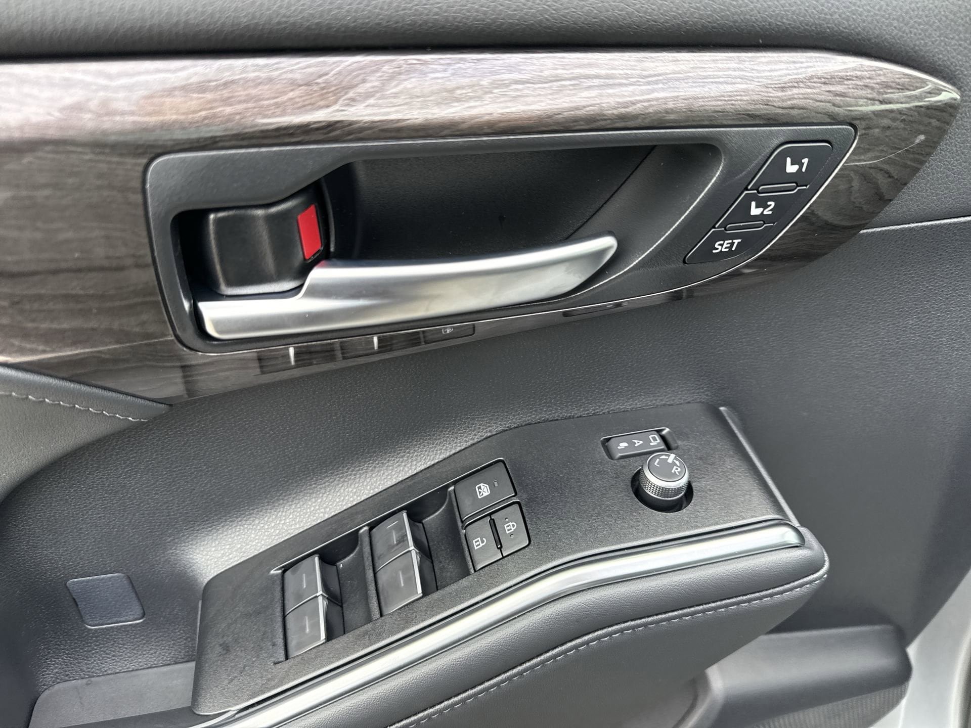 New 2026 Toyota Highlander Limited AWD/4WD image 15
