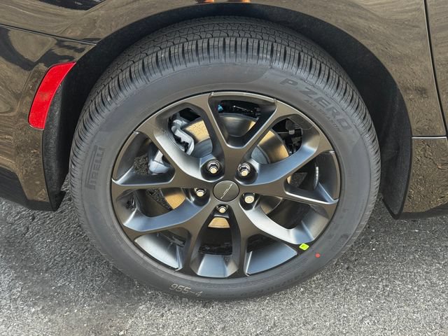 New 2027 Chrysler Pacifica Limited AWD/4WD image 12