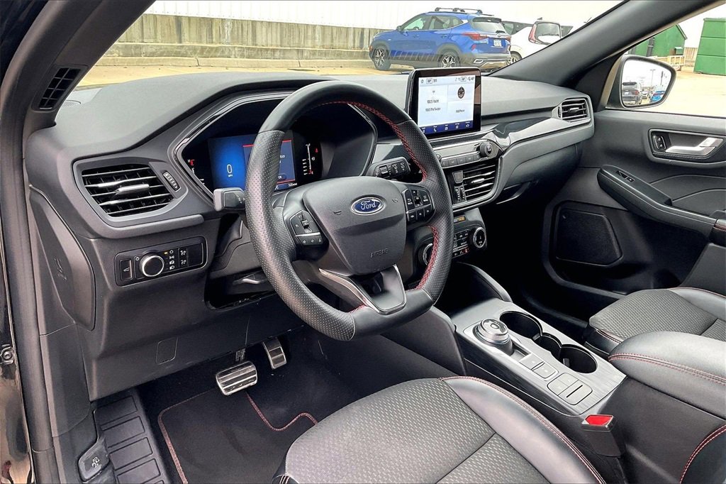 Used 2023 Ford Escape ST-Line image 14