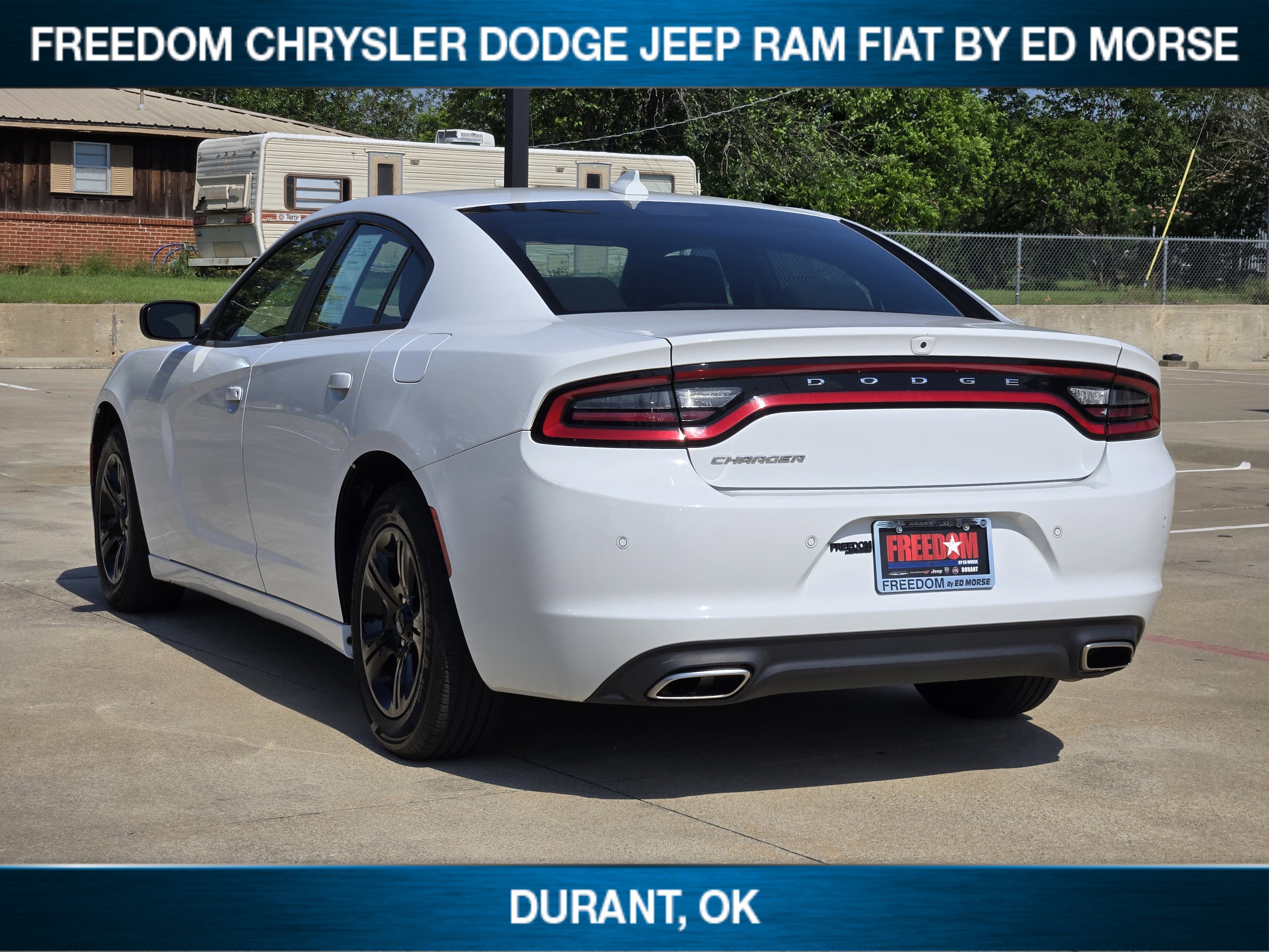 Used 2023 Dodge Charger SXT RWD image 4