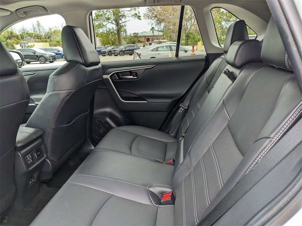 Used 2022 Toyota RAV4 Limited image 22