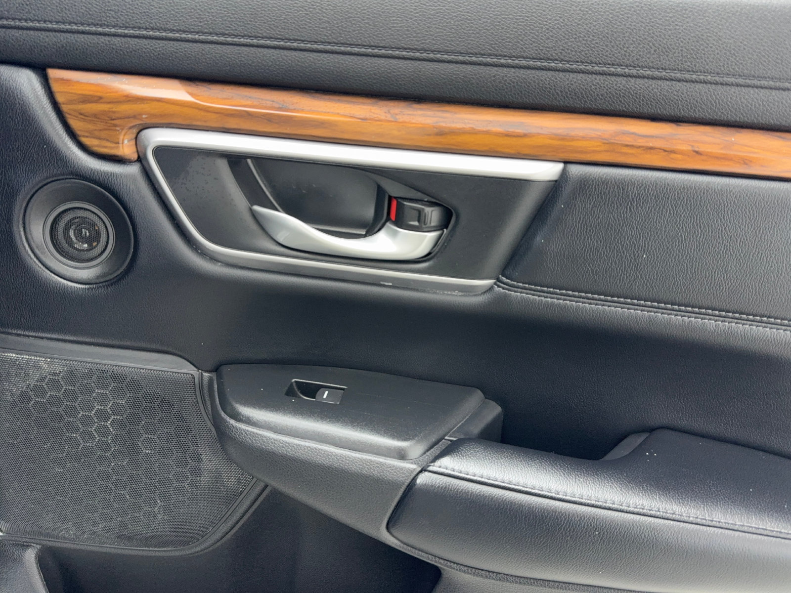 Used 2018 Honda CR-V Touring image 47