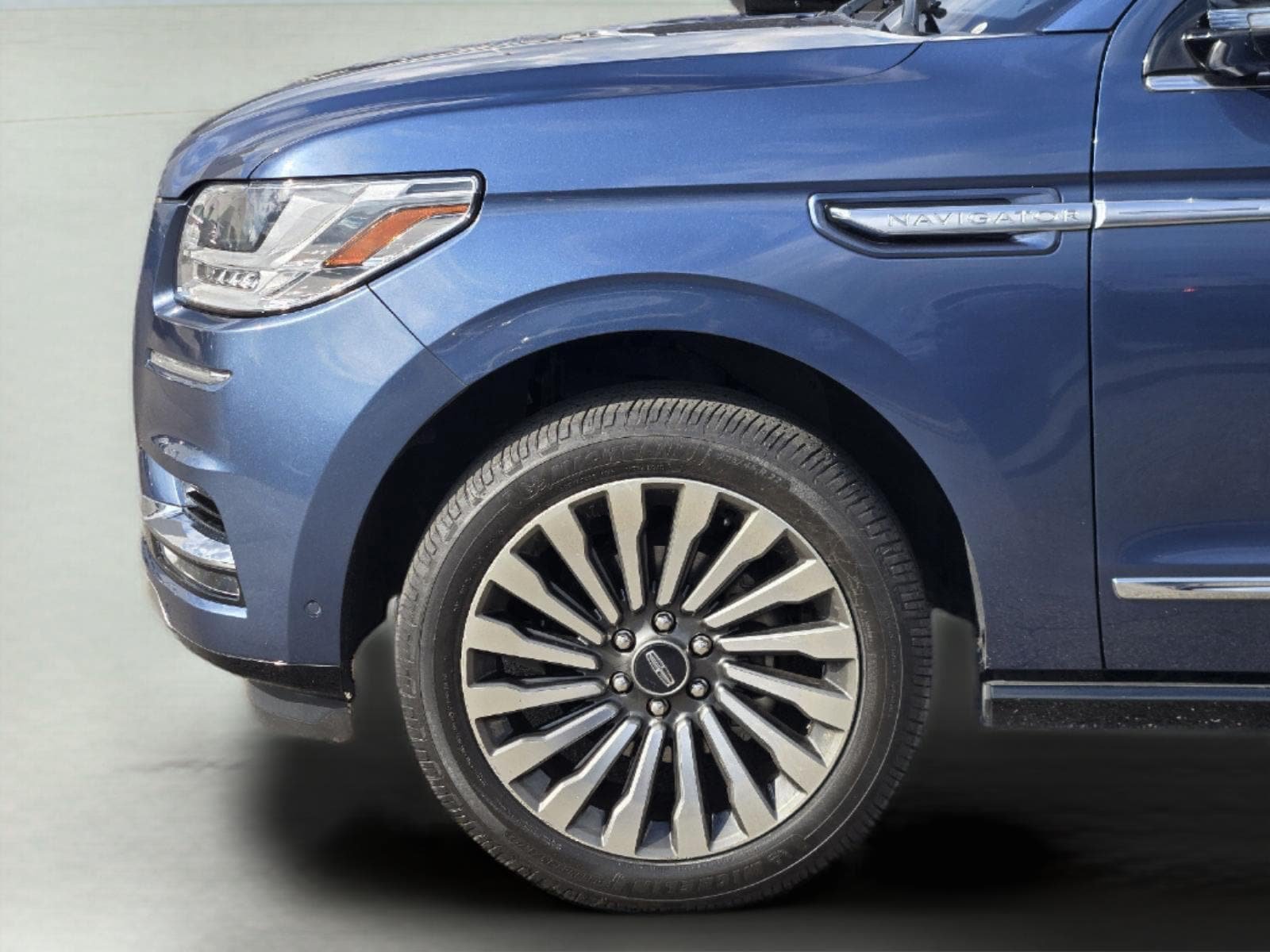 Used 2019 Lincoln Navigator L Reserve AWD/4WD image 8
